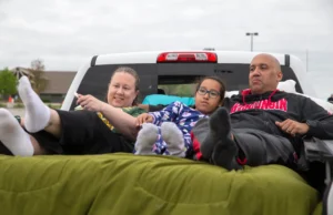 Является ли незапрещённым поездка в кузове пикапа в Южной Каролине? Закон штата