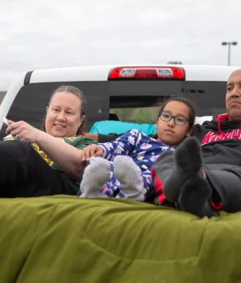 Является ли незапрещённым поездка в кузове пикапа в Южной Каролине? Закон штата